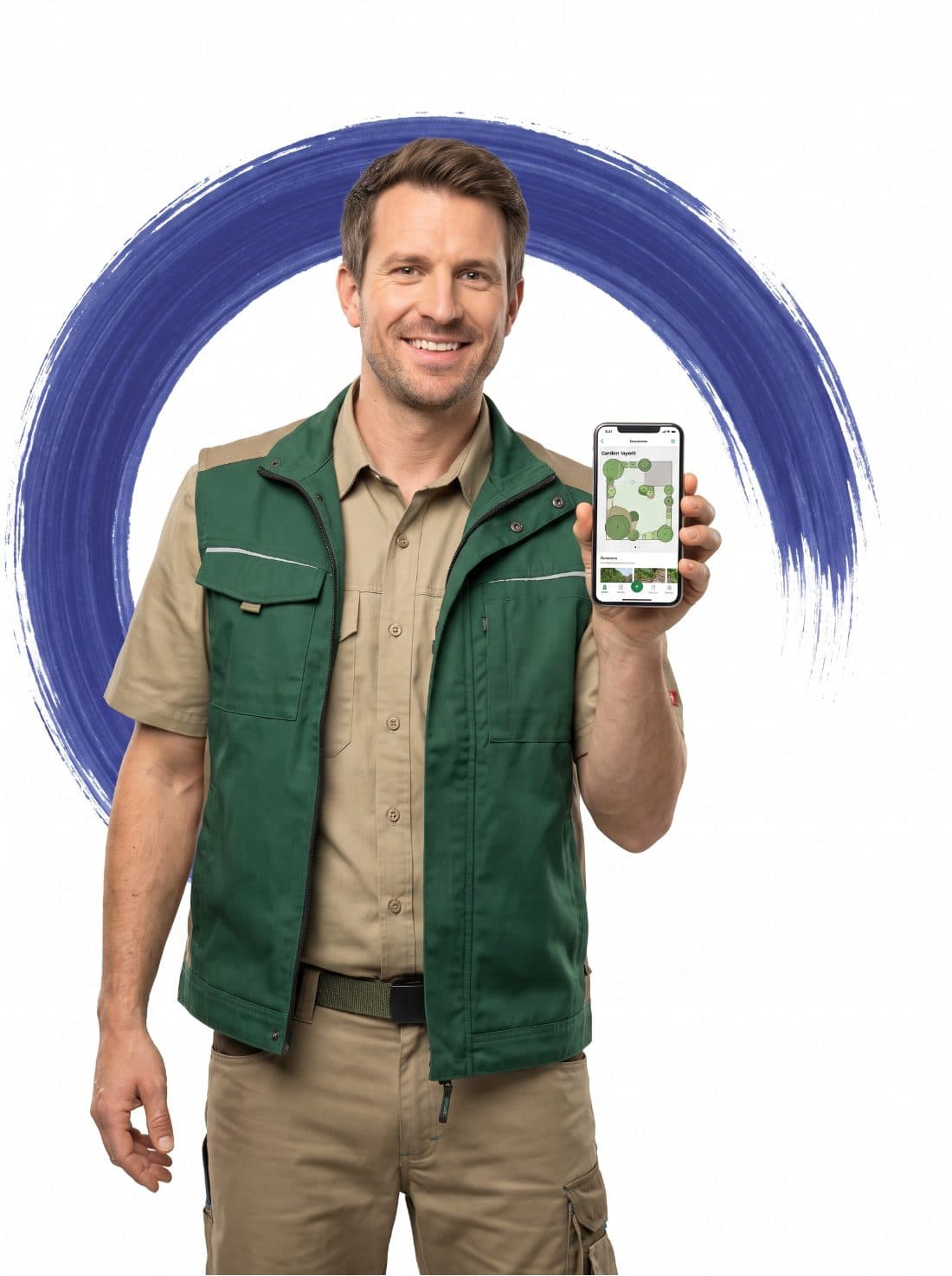 Landschaftsgärtner in grüner Arbeitsweste hält ein Handy mit einem Gartenplan hoch